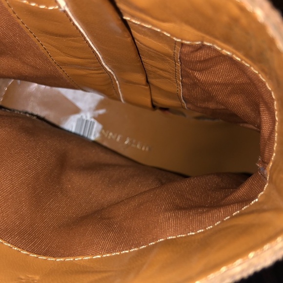Anne Klein tan leather boots size 9 - Picture 9 of 9